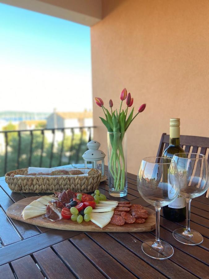 Apartman Noni Biograd Na Moru Bagian luar foto